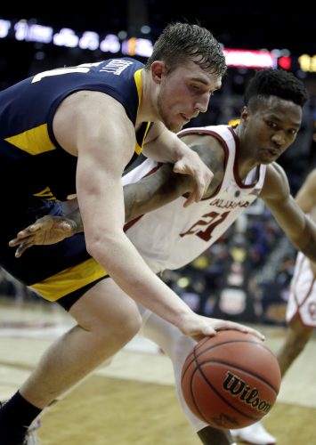 West Virginia Knocks Off Oklahoma in Big 12 Tournament, 72-71